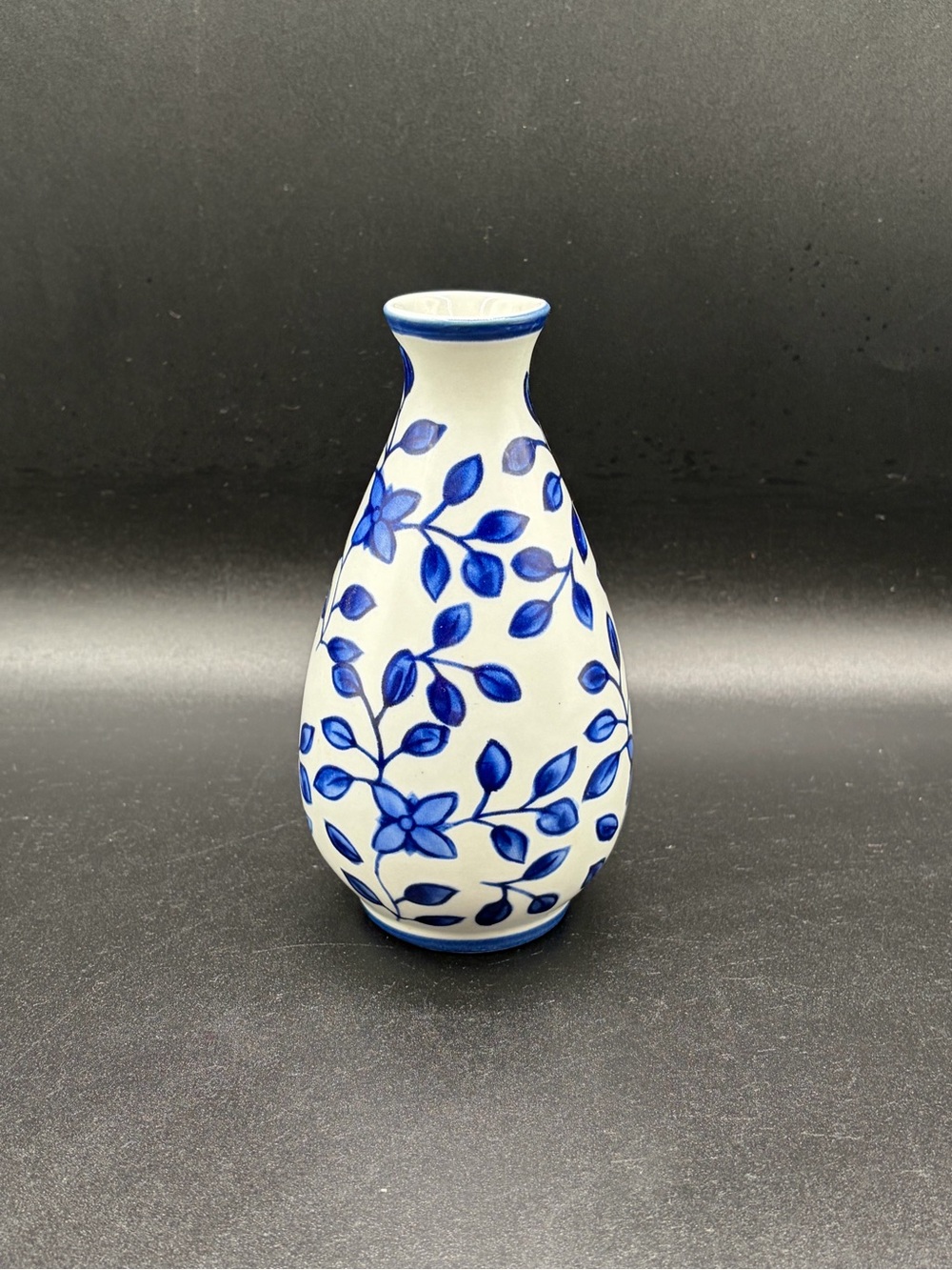 Vintage 1990's Bombay Company Blue And White Floral Bud Vase Chinoiserie 6”
